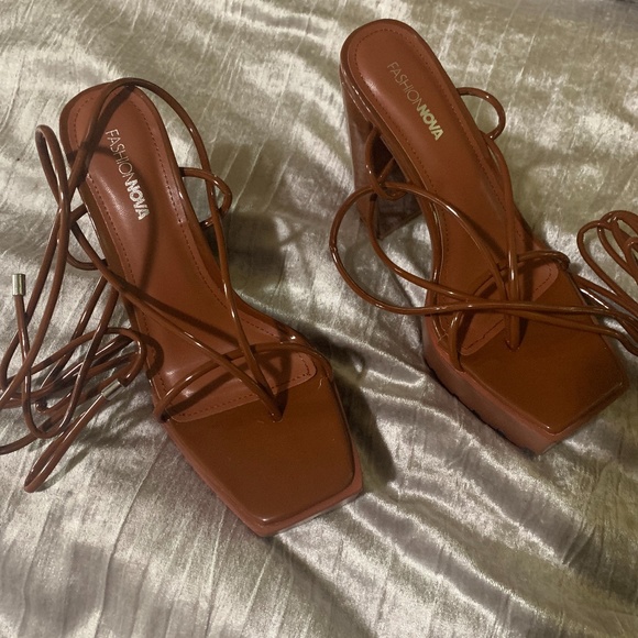 Brown heels 8.5 - Picture 5 of 8